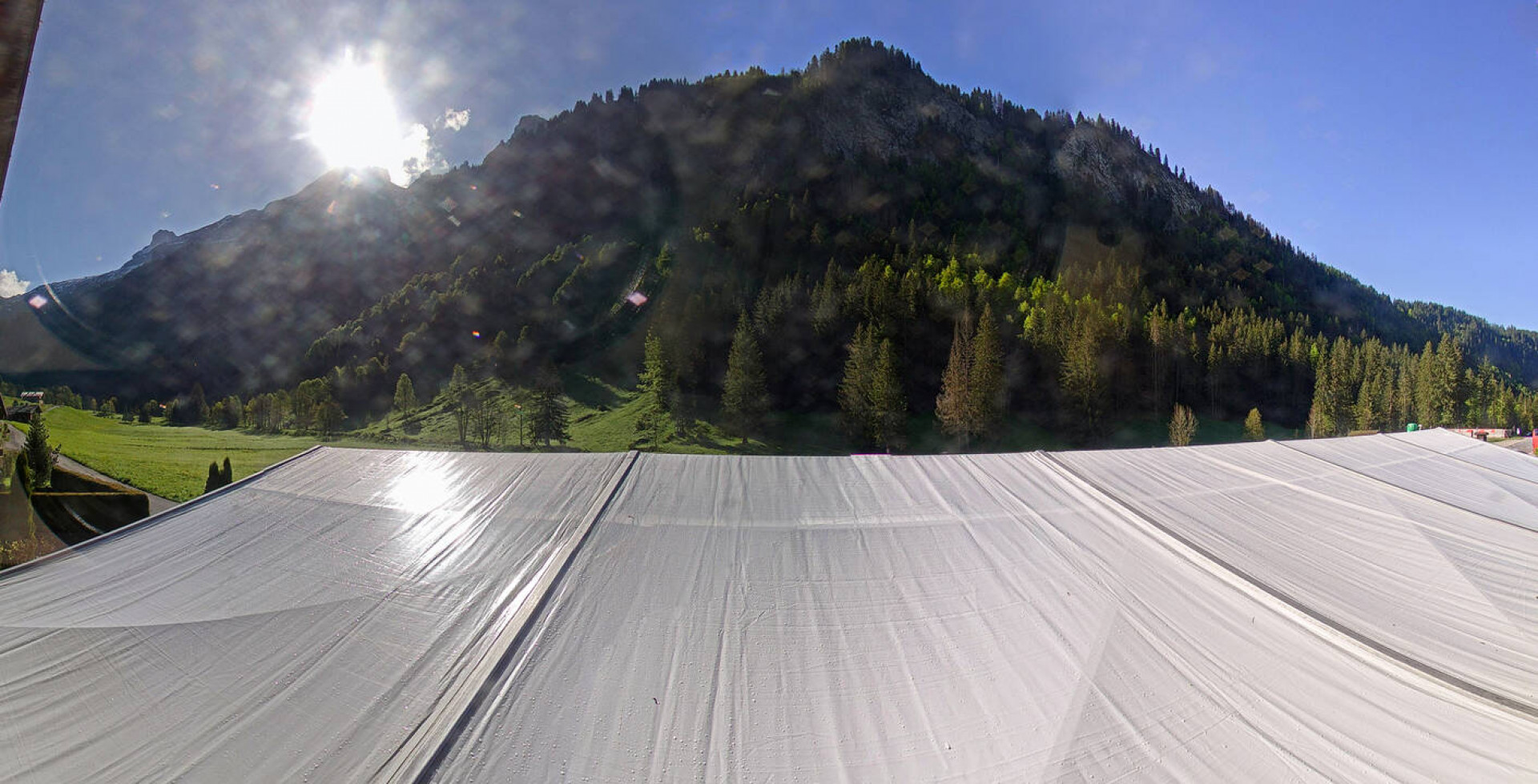 Webcam Le Grand-Bornand - Auberge Nordique Lormay - 1200 m